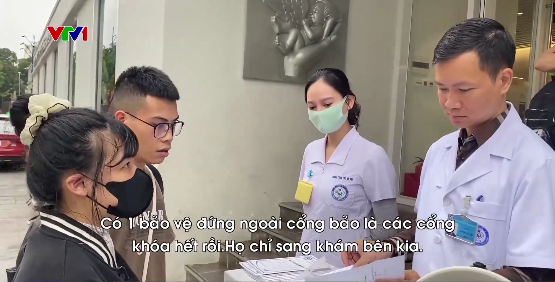 Cò bệnh viện: Giả thân thiện giăng bẫy bệnh nhân