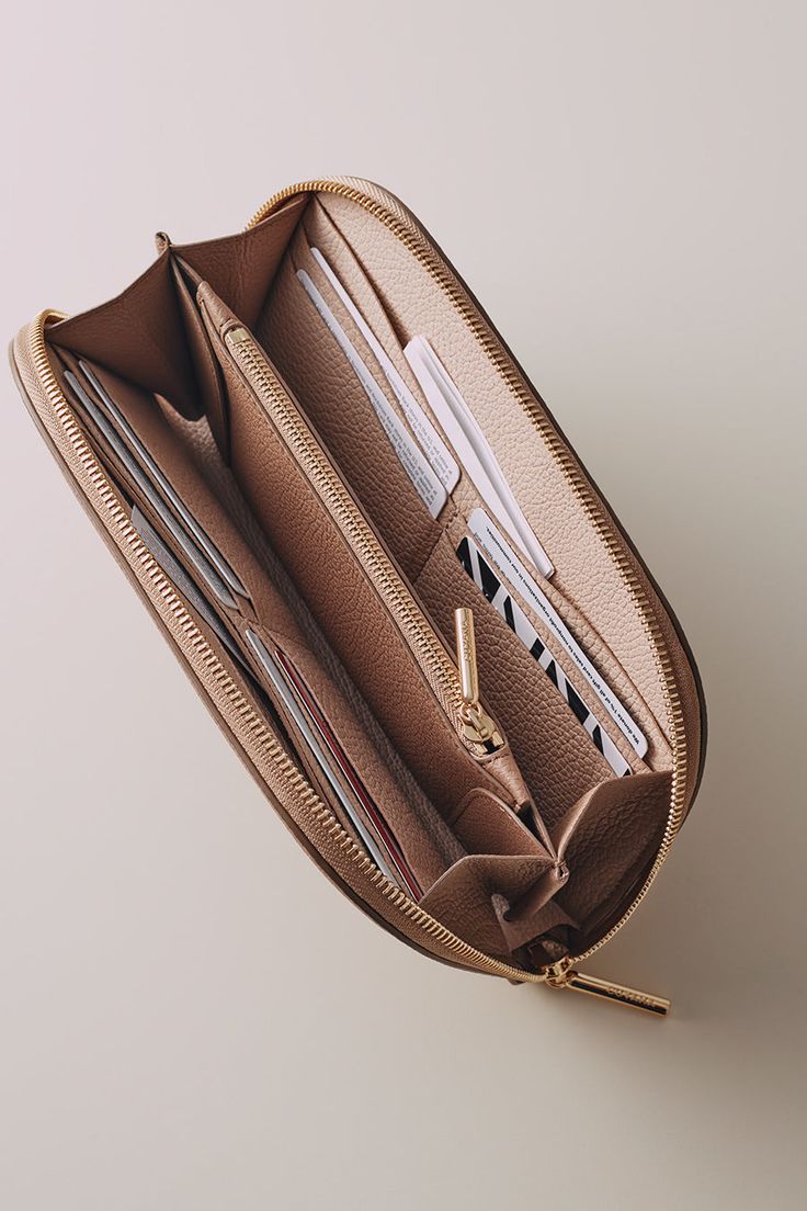 3 điều người có tiền không bao giờ làm với ví của họ và bạn cũng nên tránh- Ảnh 2. 3 điều người có tiền không bao giờ làm với ví của họ và bạn cũng nên tránh- Ảnh 2.