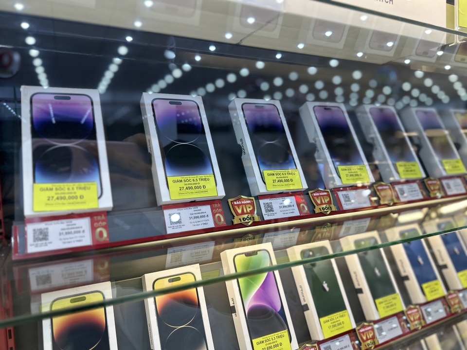 Chưa từng có: iPhone đồng loạt giảm giá nhờ thuế VAT, đây có phải lúc “xuống tiền”? - Ảnh 1.