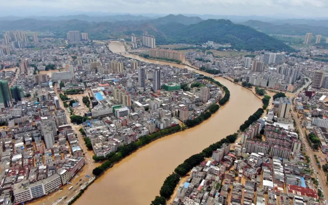 Trung Quốc khốn khổ vì "khủng hoảng kép": 1 ngành kinh tế 2.800 tỷ USD bị đe dọa nghiêm trọng - Ảnh 3.