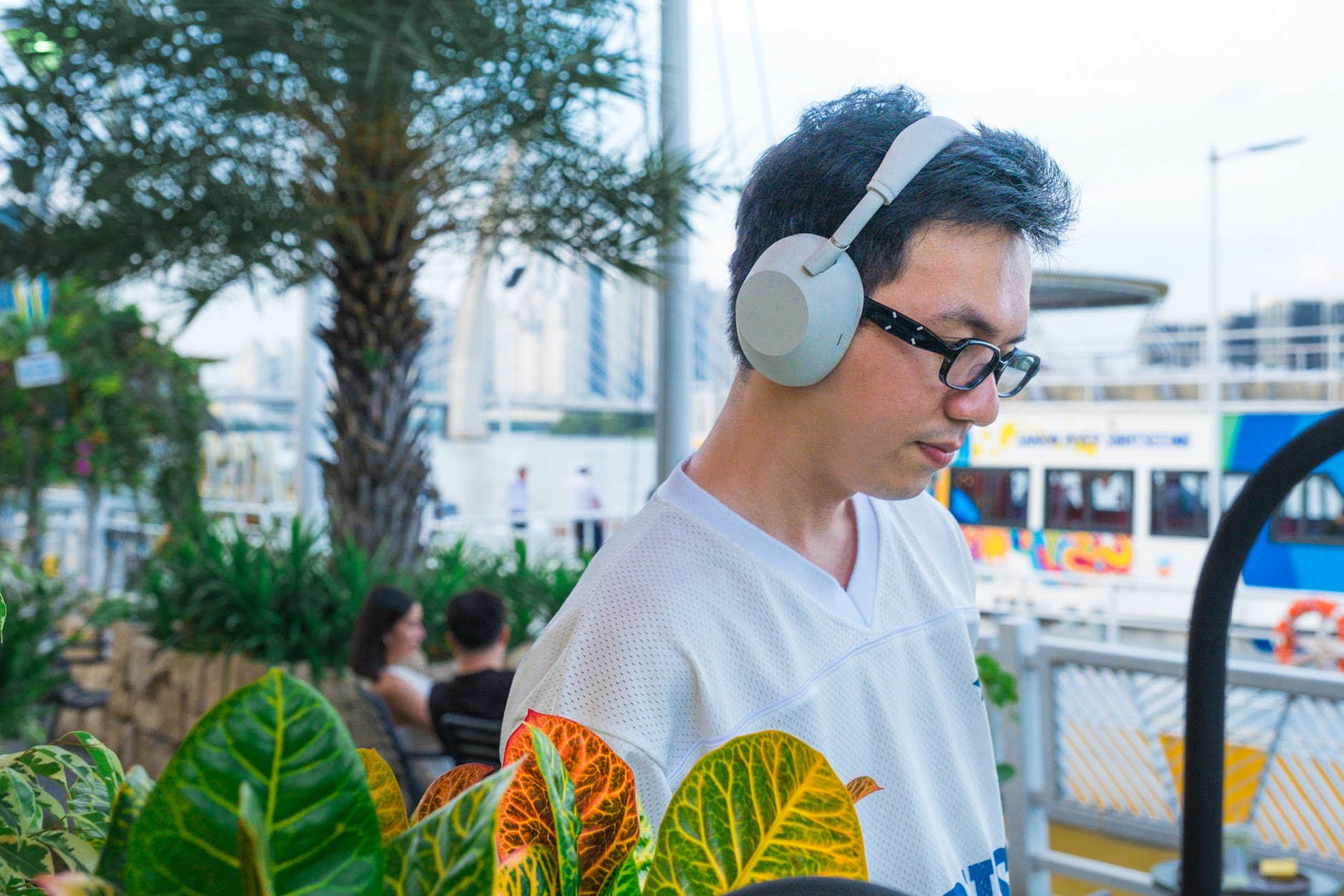 SONY WH1000XM6: Có thật sự xứng với kỳ vọng 'vua chống ồn' của tai nghe 2025?- Ảnh 1. SONY WH1000XM6: Có thật sự xứng với kỳ vọng 'vua chống ồn' của tai nghe 2025?- Ảnh 1.