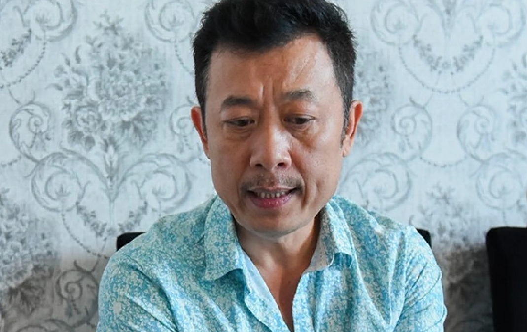 Nam nghệ sĩ là ông chủ lớn tại Mỹ phải đi làm thuê, nhận lương hàng tuần- Ảnh 1. Nam nghệ sĩ là ông chủ lớn tại Mỹ phải đi làm thuê, nhận lương hàng tuần- Ảnh 1.