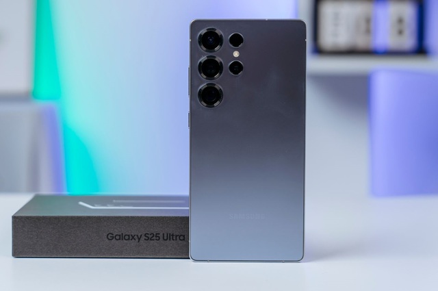 Giảm giá sốc: iPhone rẻ khó tin, giá củ sạc chạm đáy 7.000 đồng, đồng hồ thông minh "bay" tiền triệu- Ảnh 3.