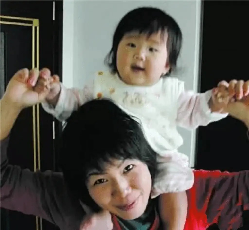 Mẹ ung thư ép con gái 4 tuổi học nấu ăn, 17 năm sau, cuộc sống của cô bé giờ ra sao?- Ảnh 3.