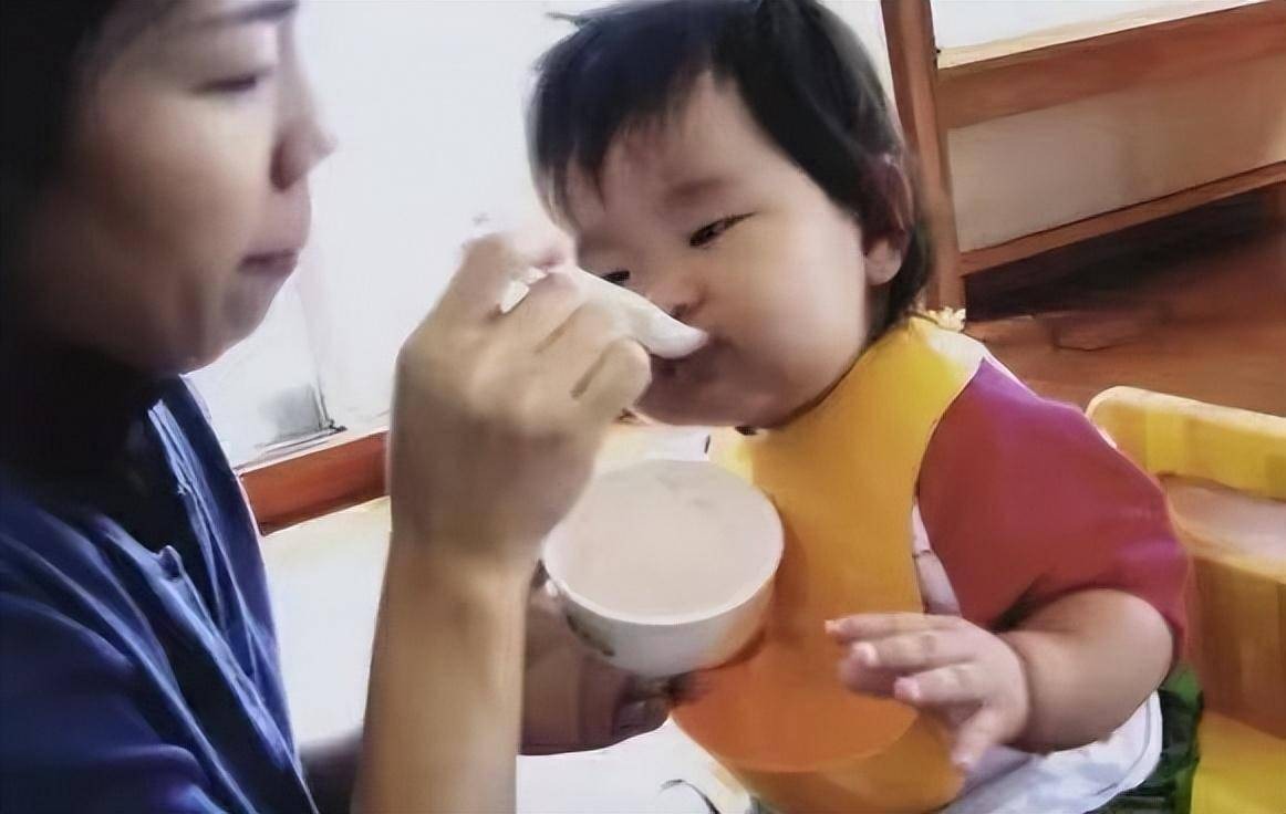 Mẹ ung thư ép con gái 4 tuổi học nấu ăn, 17 năm sau, cuộc sống của cô bé giờ ra sao?- Ảnh 4.