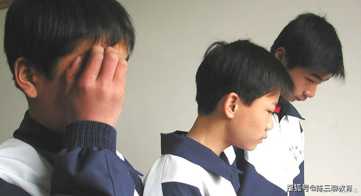 Cho con gái 14 tuổi tham gia trại hè, tháng sau cha mẹ bàng hoàng nhận tin: Con đang hấp hối