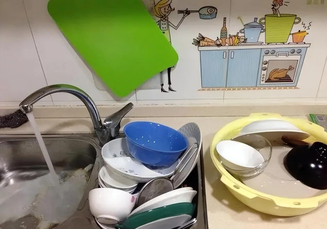 6 thói quen rửa bát "rước họa vào thân", rất nhiều nhà đang mắc phải! - Ảnh 3. 6 thói quen rửa bát "rước họa vào thân", rất nhiều nhà đang mắc phải! - Ảnh 3.