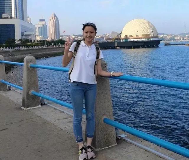 Nữ sinh thi đại học đạt điểm tuyệt đối 3 môn nhưng từ chối trường top 1 chỉ với 5 từ khiến ai nghe cũng phải tròn mắt
