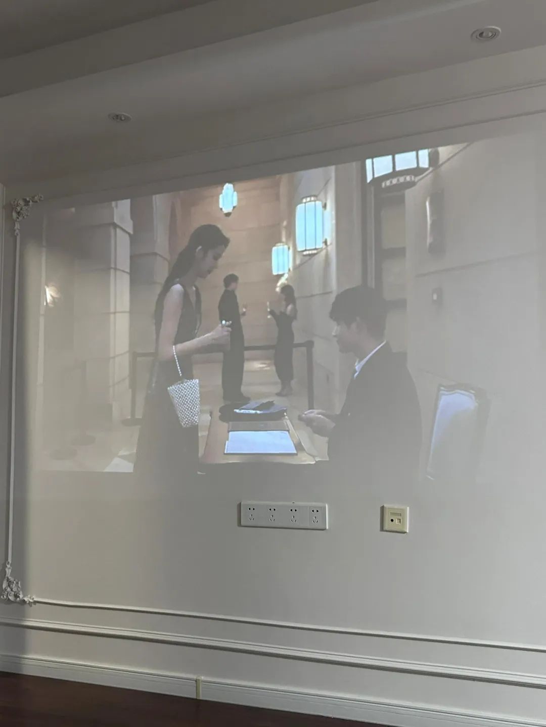 Có tiền cũng né gấp 6 thứ ở phòng khách: Vừa bí bách, vừa vô dụng- Ảnh 12.