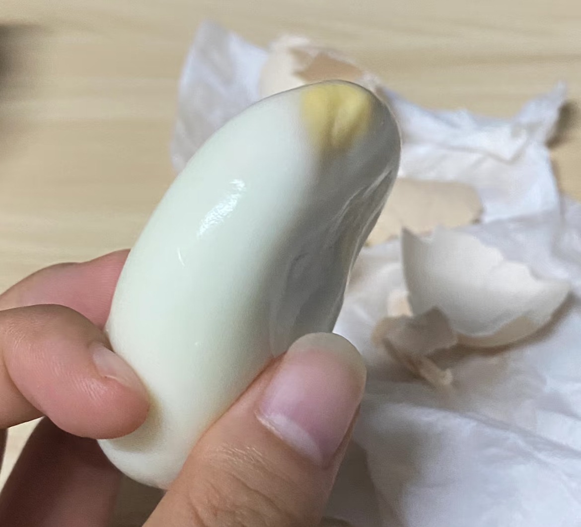 2 loại trứng gà nhiễm khuẩn