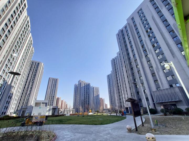 Mua nhà 8,5 tỷ đồng, 7 năm sau mới “ngã ngửa” vì nhà mất giá hơn 1 tỷ: Người đàn ông đòi môi giới hoàn tiền vì không ai nói tôi sống dưới… 2 chuồng bồ câu