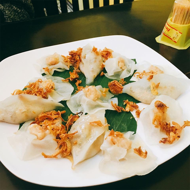 Khách Tây nếm thử đặc sản Việt Nam rồi so sánh với phiên bản ở Mỹ: Nó ngon hơn hẳn