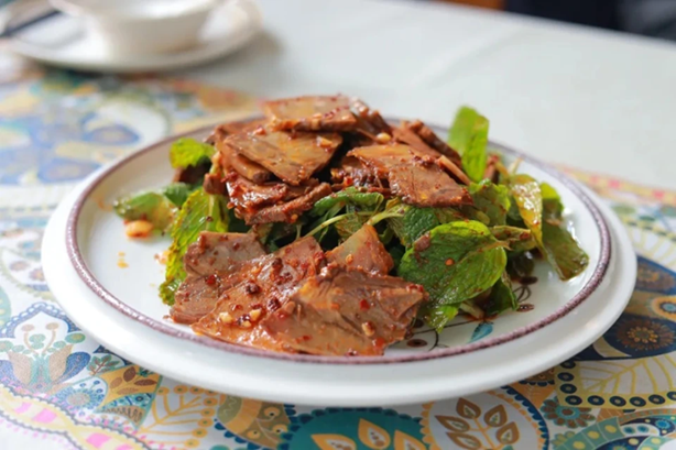 Loại rau giàu canxi gấp đôi sữa, mát lạnh tức thì khi ăn, hè này không ăn là uổng phí, chợ Việt rất sẵn lại rẻ