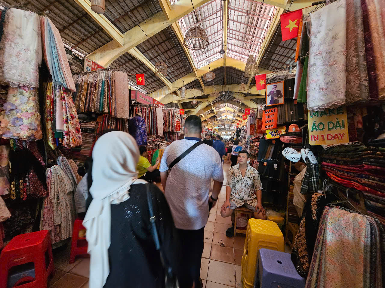 Hoạt động mua bán tại Saigon Square ra sao sau các đợt kiểm tra hàng giả? - Ảnh 5.