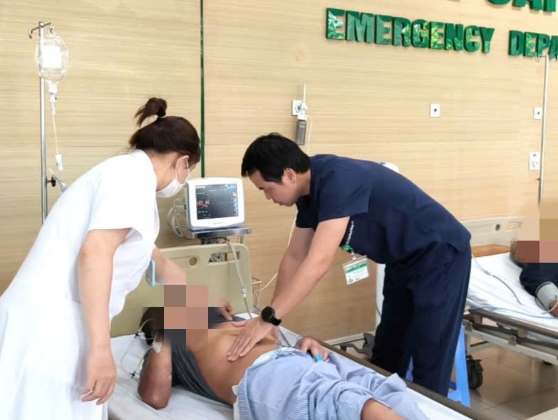 Người đàn ông nguy kịch sau khi ăn tiết canh, lòng lợn ở quán quen- Ảnh 1. Người đàn ông nguy kịch sau khi ăn tiết canh, lòng lợn ở quán quen- Ảnh 1.