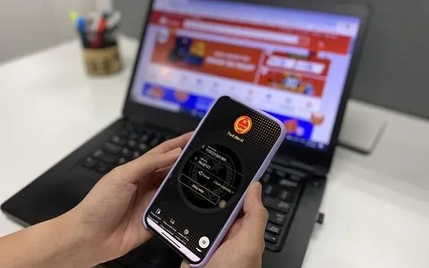 Người nộp thuế cần làm gì khi xuất hiện thu nhập từ doanh nghiệp "không quen biết" trên eTax Mobile? - Ảnh 1.