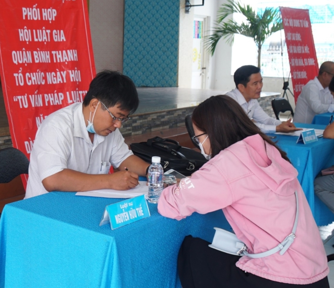 Doanh nghiệp bị phạt ra sao khi giữ lương của người lao động? - Ảnh 1.