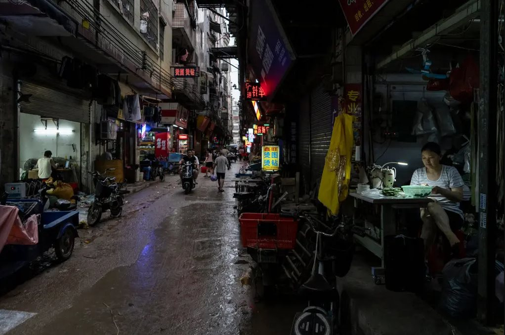 Chưa từng có: Hàng loạt xưởng may nhỏ phá sản, vô số lao động bơ vơ tìm việc