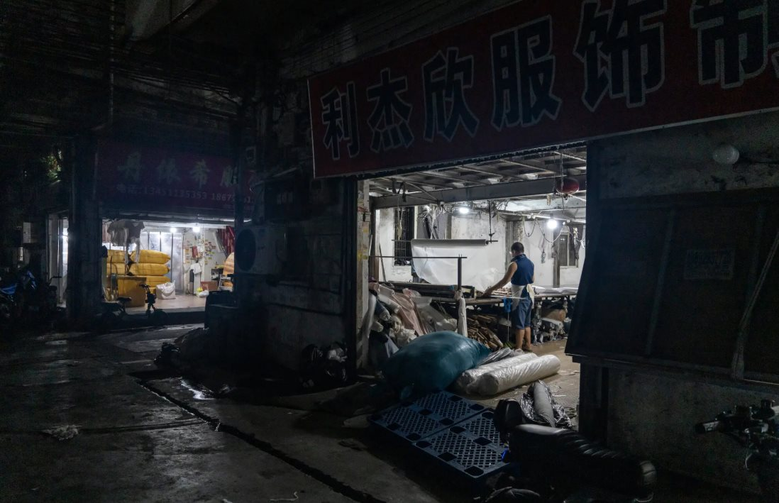 Chưa từng có: Hàng loạt xưởng may nhỏ phá sản, vô số lao động bơ vơ tìm việc