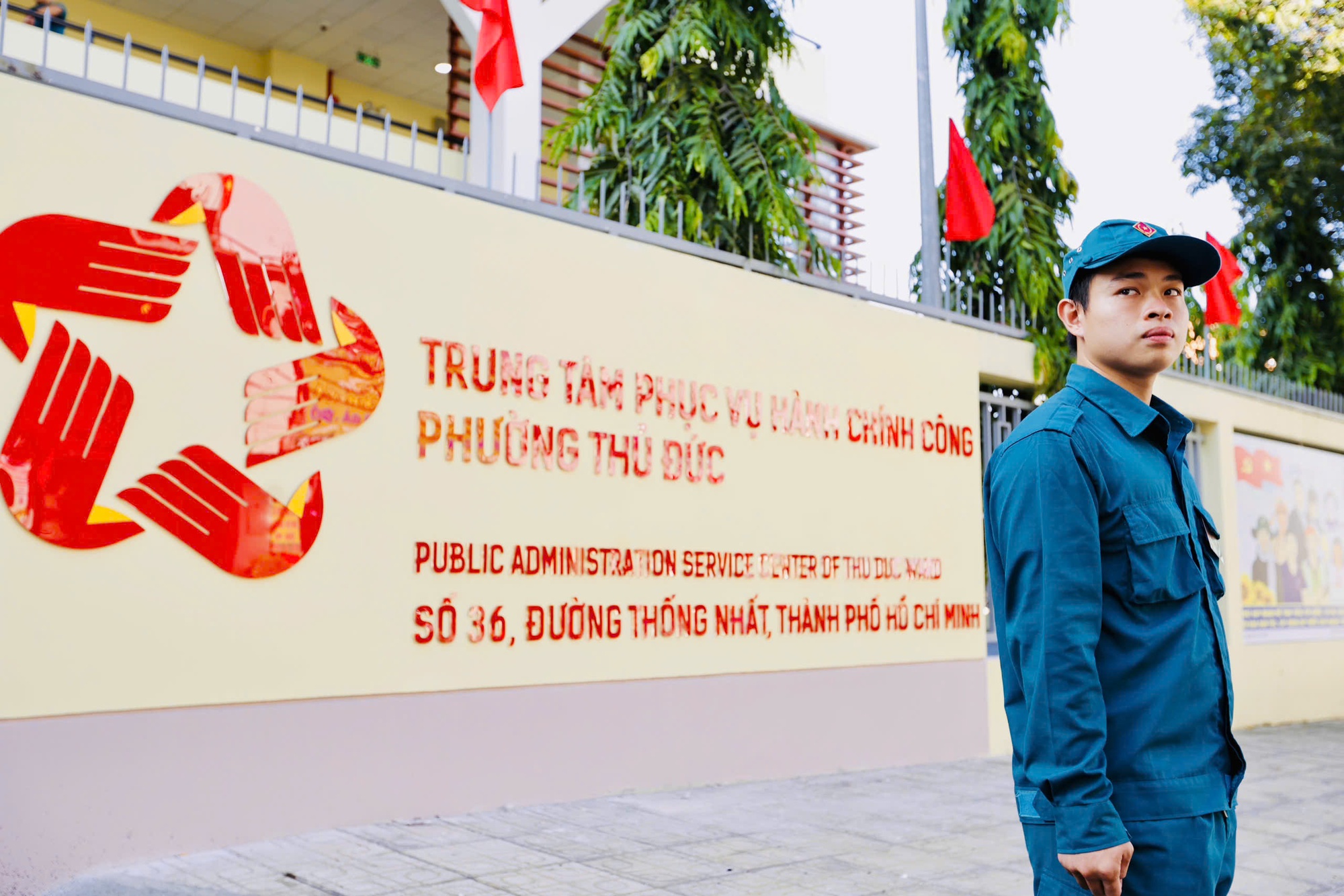 TP HCM: Cận cảnh nơi làm thủ tục hành chính đầu tiên có robot tiếp dân sau một tháng vận hành- Ảnh 8.