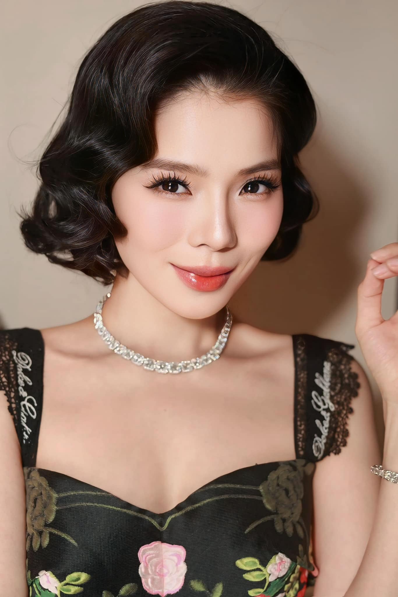 Lệ Quyên lên tiếng giữa lúc rầm rộ tin đồn bị tình trẻ lừa gạt, mất trắng căn biệt thự trăm tỷ- Ảnh 2. Lệ Quyên lên tiếng giữa lúc rầm rộ tin đồn bị tình trẻ lừa gạt, mất trắng căn biệt thự trăm tỷ- Ảnh 2.