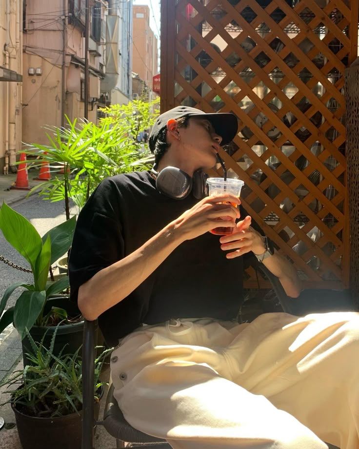 Chàng trai bị đuổi việc 2 lần trong 6 tháng, thất nghiệp vẫn đầy tiền tiêu- Ảnh 3.