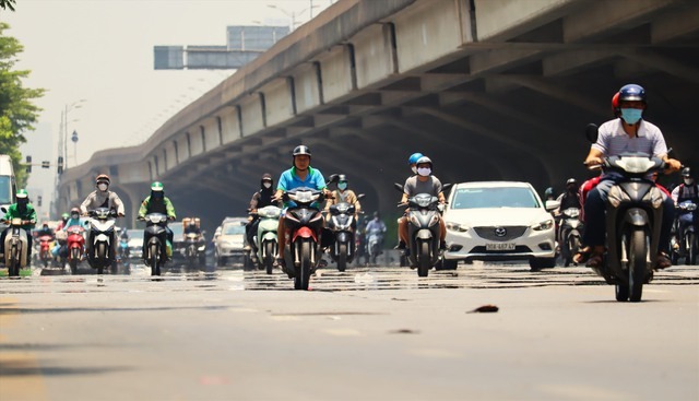 Ngày mai, nắng nóng quay trở miền Bắc, nhiệt độ tăng mạnh- Ảnh 1.