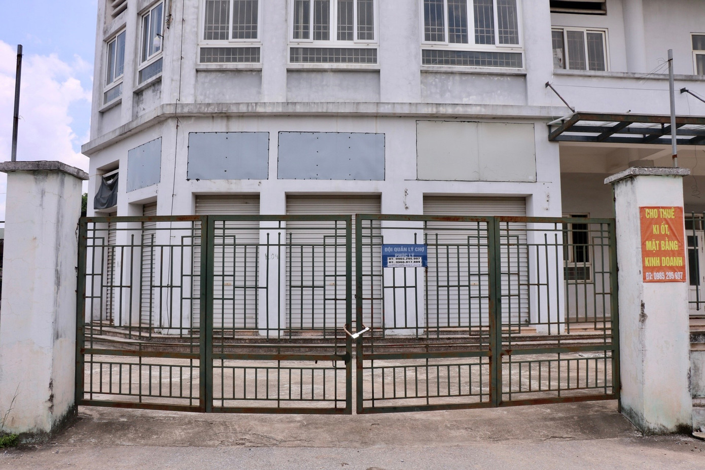 Hoang phí loạt chợ được đầu tư lớn trên đất vàng Hà Nội