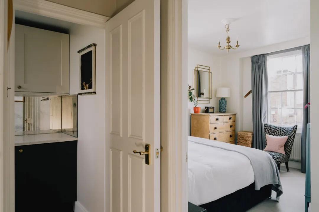 Ở chung cư cũ 48m2, không ngờ lại có một cuộc sống đáng mơ ước như thế này!- Ảnh 12.