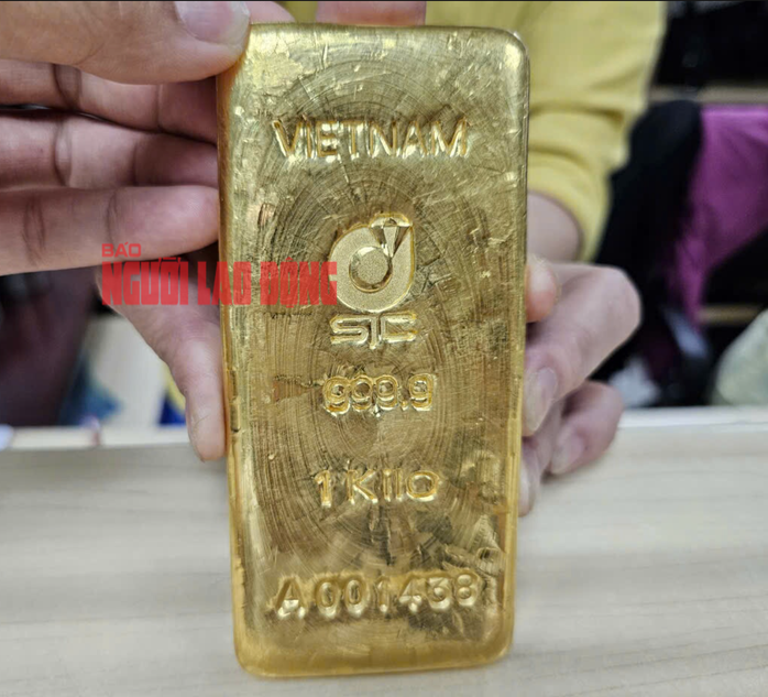 Giá vàng hôm nay 10-8: Liên tục lập đỉnh, dự báo còn tăng tiếp- Ảnh 1.