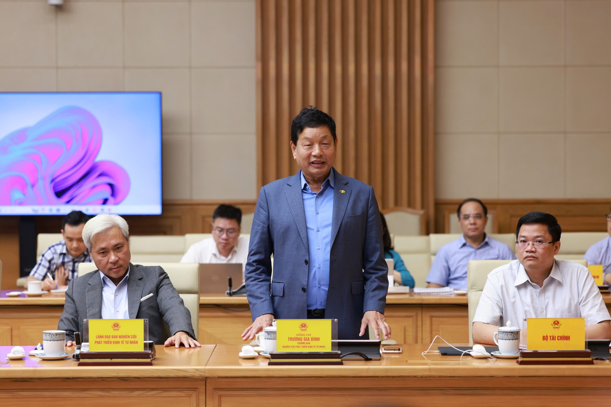 Thủ tướng Phạm Minh Chính: Cần tin tưởng giao việc cho khu vực kinh tế tư nhân- Ảnh 2.