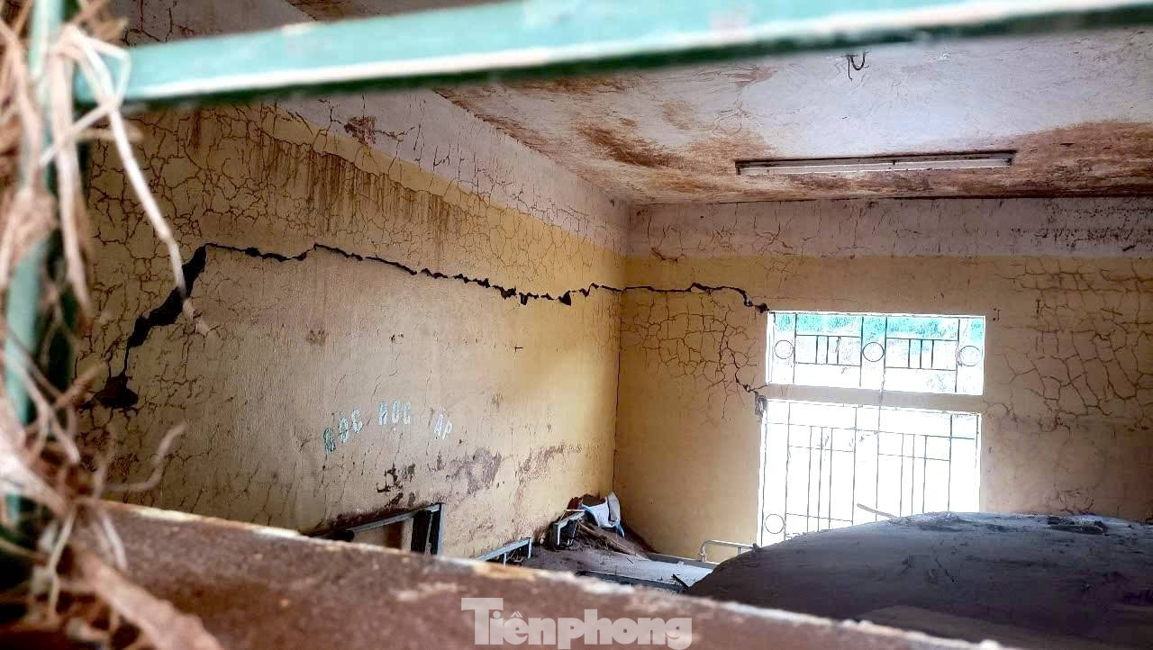 Cận cảnh trường học tan hoang sau lũ, ngành giáo dục gặp khó trước năm học mới- Ảnh 5.