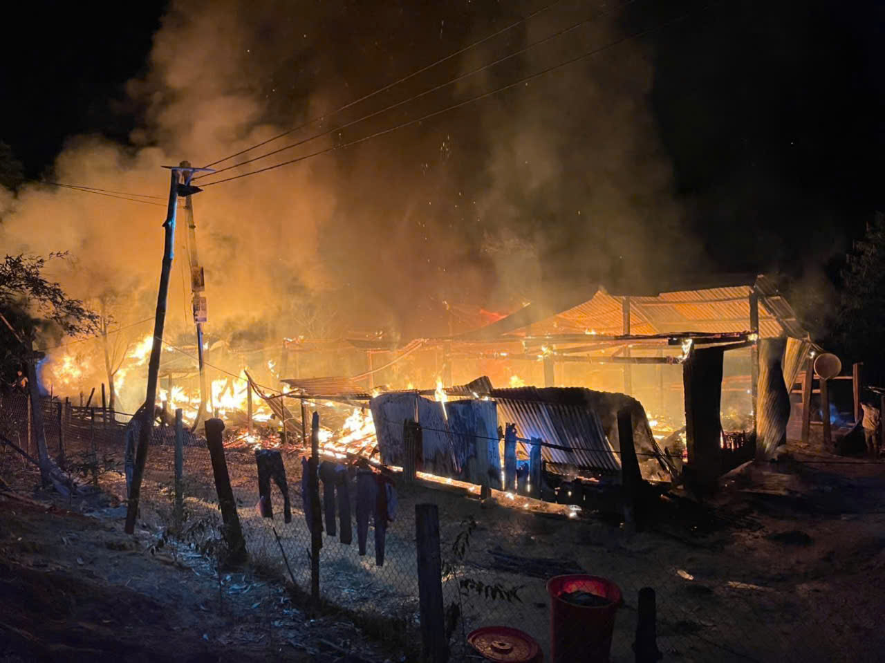 Cháy nhà ở Quảng Ngãi trong đêm, một người tử vong- Ảnh 1.