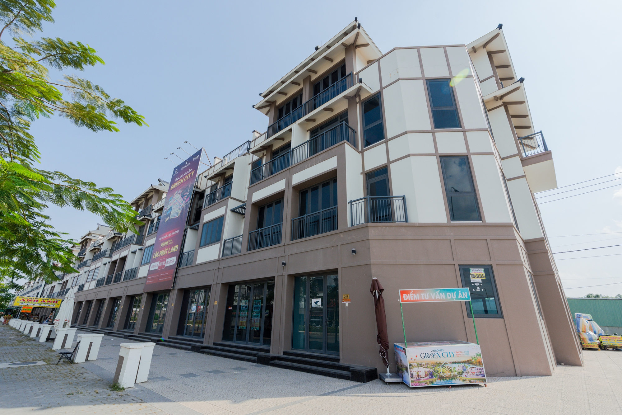 Vành đai 3 bứt tốc, loạt dự án ở Long An cũ đua nhau bung hàng: Vinhomes gây sốt với 1.000 booking, Ecopark bán sạch nhà liền kề trong 2 ngày- Ảnh 11.