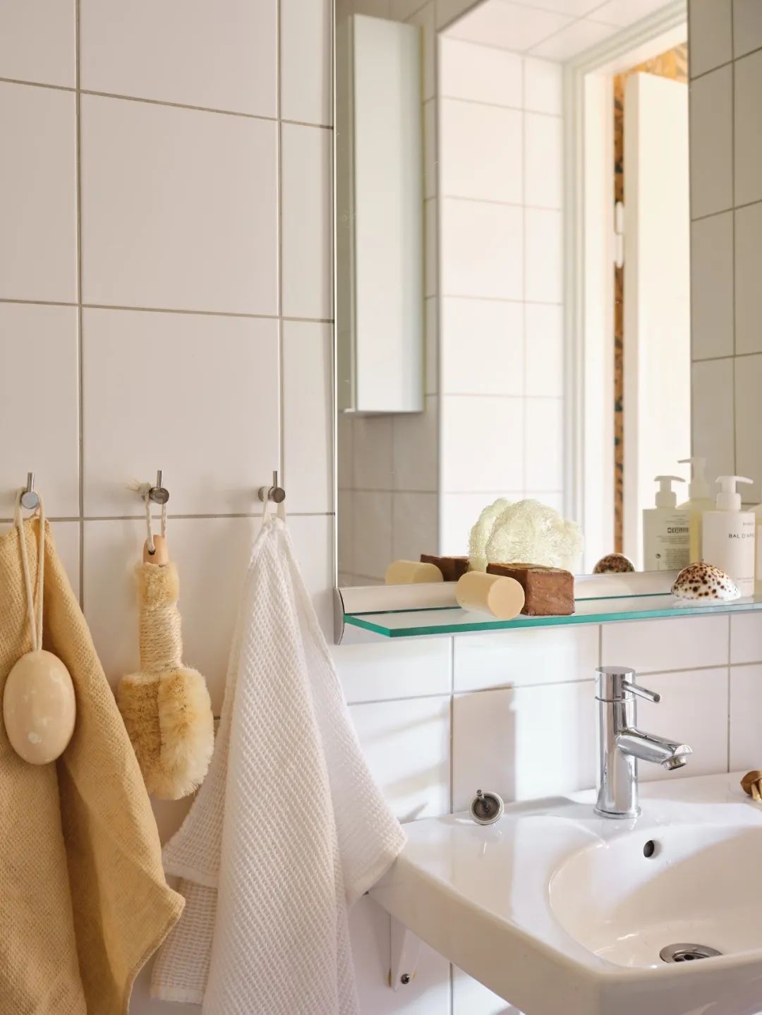 Tận mắt thấy căn hộ 49m2 của bạn thân, tôi mới hiểu bài trí thông minh hợp phong thủy quan trọng thế nào!- Ảnh 14.