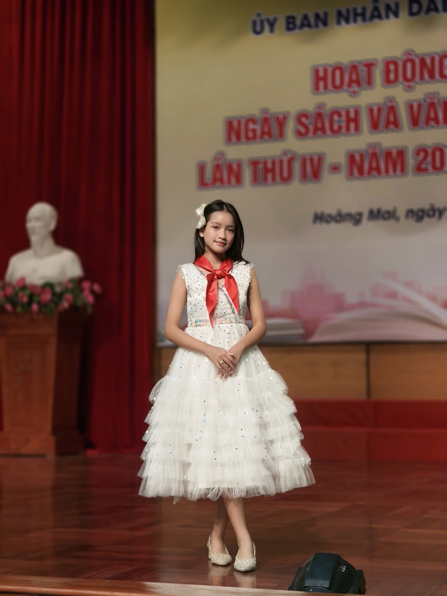 Cô bé Hà Nội SN 2012 cất giọng hát làm 50.000 rung tim giữa concert Quốc gia là ai?- Ảnh 10.