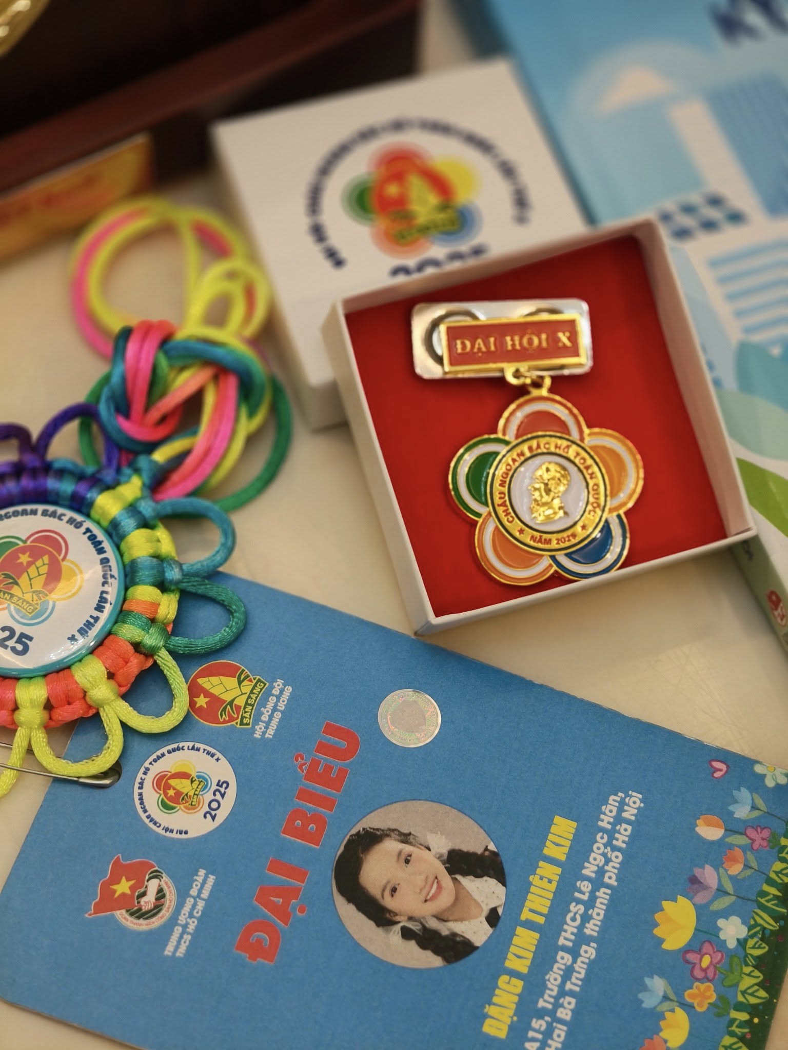 Cô bé Hà Nội SN 2012 cất giọng hát làm 50.000 rung tim giữa concert Quốc gia là ai?- Ảnh 5.