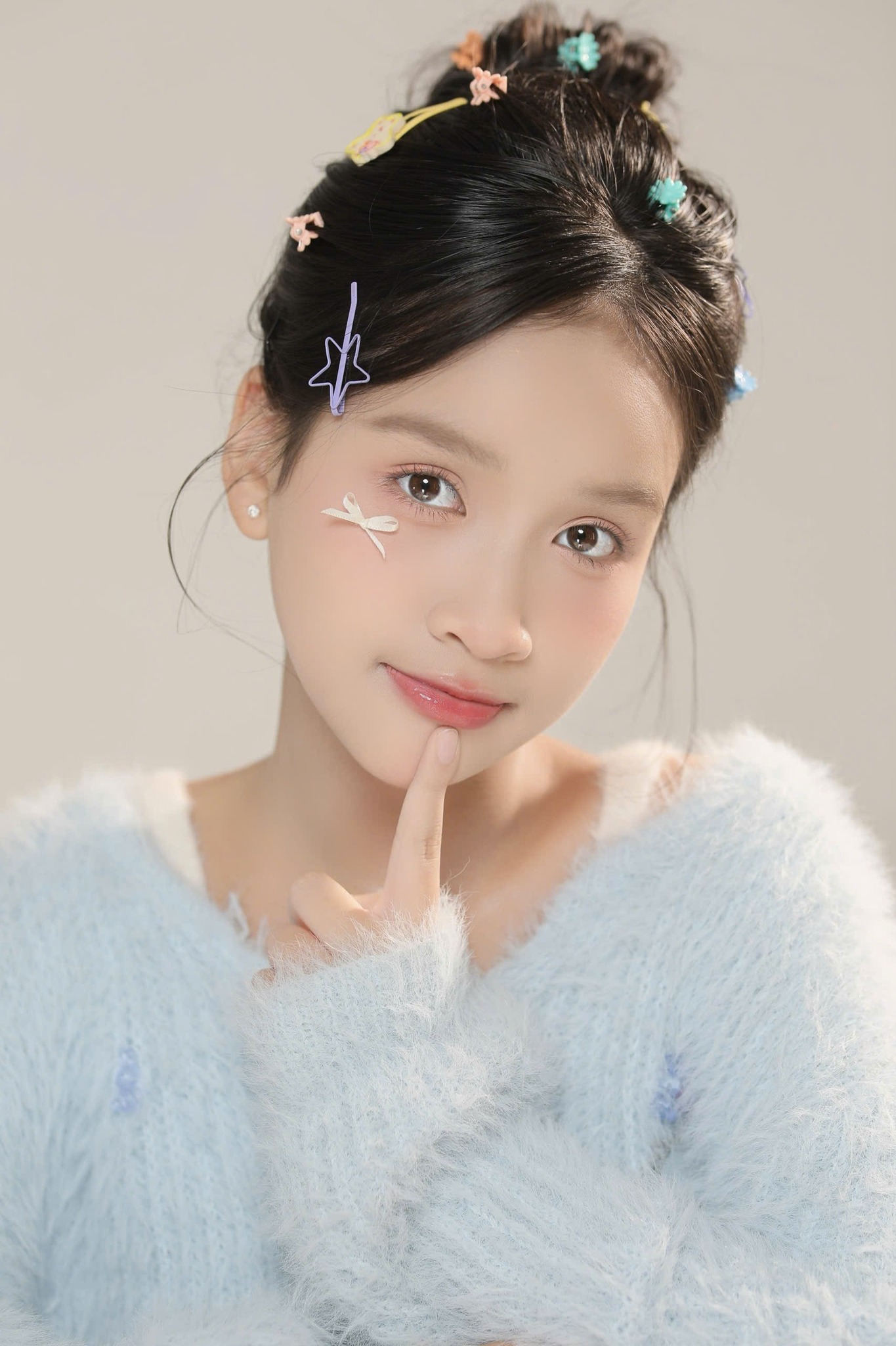 Cô bé Hà Nội SN 2012 cất giọng hát làm 50.000 rung tim giữa concert Quốc gia là ai?- Ảnh 8.