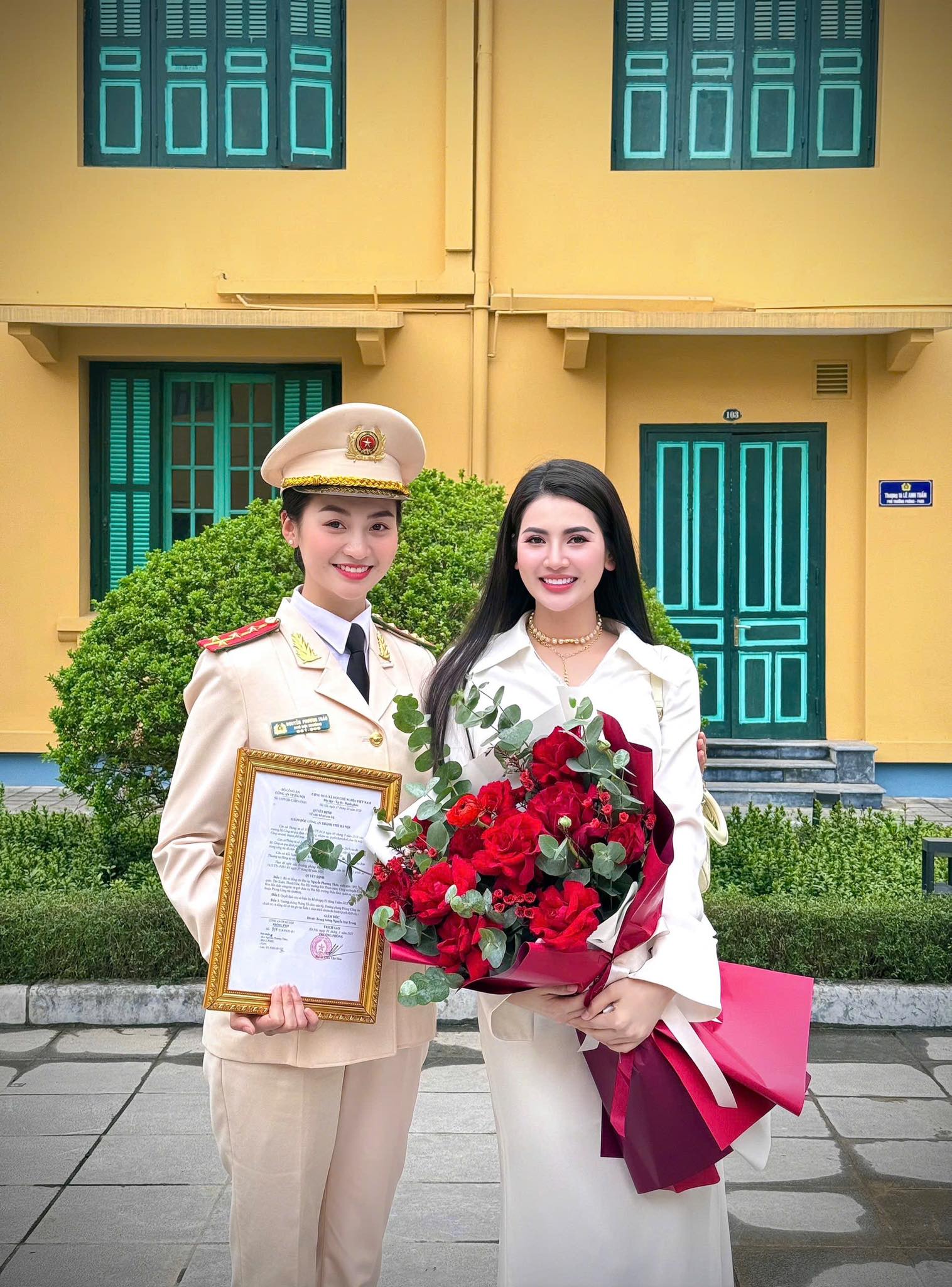 Nữ đại uý quật ngã “quái xế” trên Hồ Gươm: Võ thuật, bắn súng đều giỏi, hình ảnh đời thường gây bất ngờ- Ảnh 9.