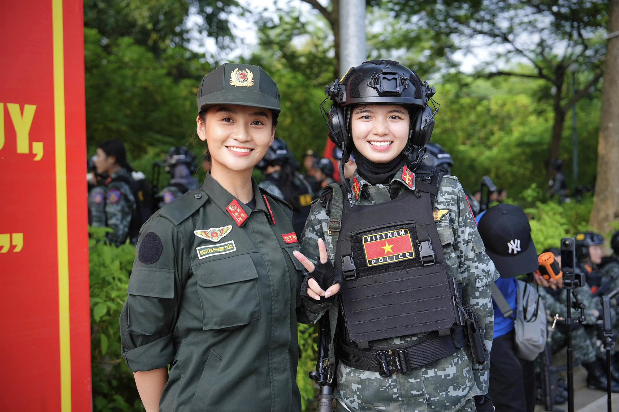 Nữ đại uý quật ngã “quái xế” trên Hồ Gươm: Võ thuật, bắn súng đều giỏi, hình ảnh đời thường gây bất ngờ- Ảnh 10.