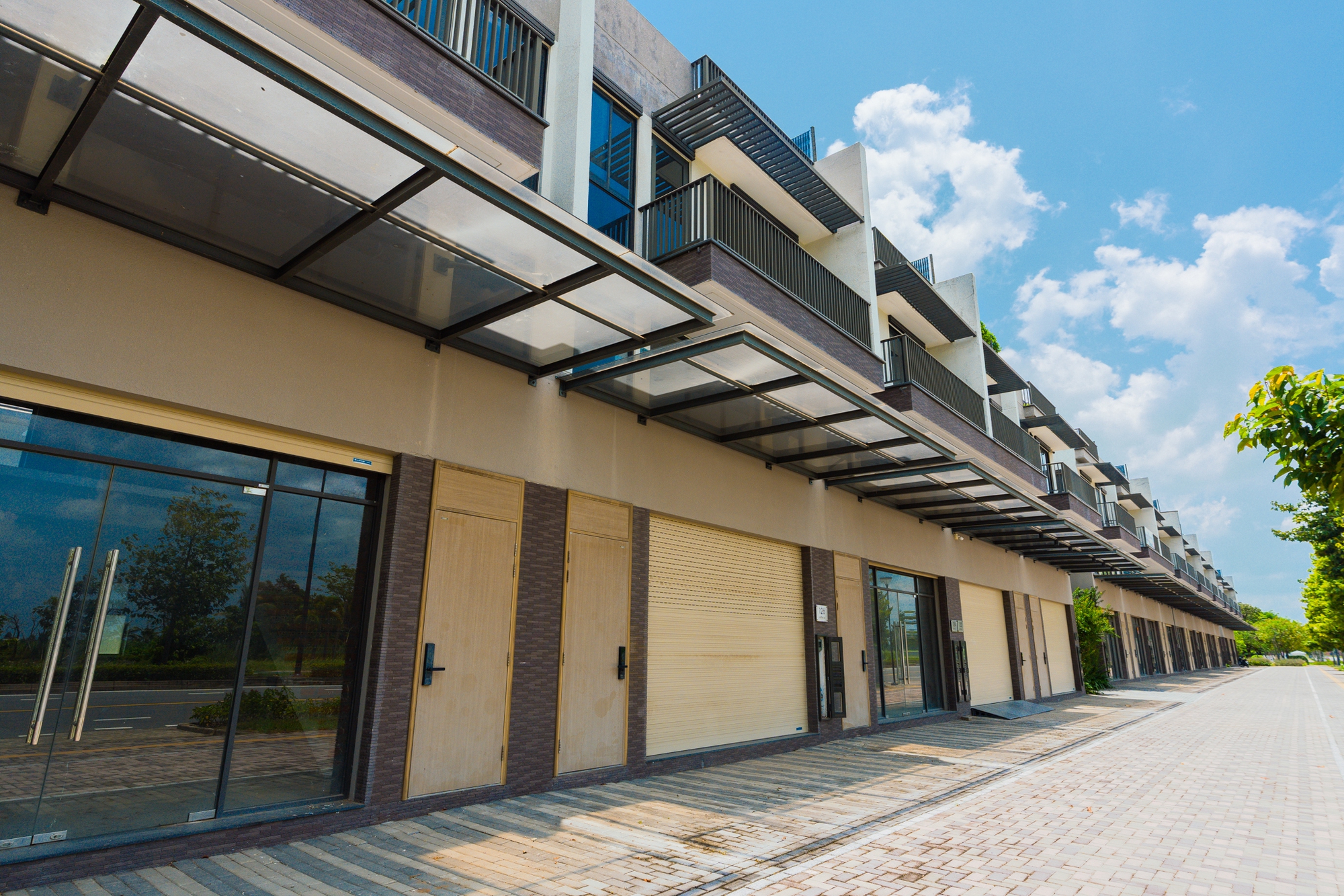 Vành đai 3 bứt tốc, loạt dự án ở Long An cũ đua nhau bung hàng: Vinhomes gây sốt với 1.000 booking, Ecopark bán sạch nhà liền kề trong 2 ngày- Ảnh 9.