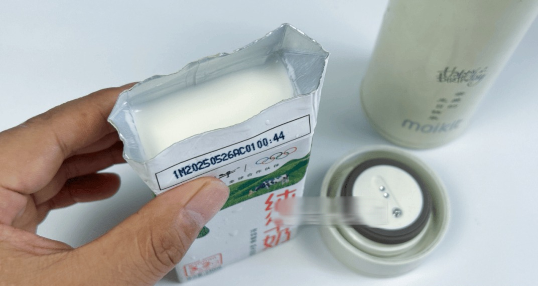 5 sai lầm khi dùng bình giữ nhiệt khiến bản thân bị tổn hại, nhiễm kim loại nặng, dễ gây ung thư- Ảnh 2.