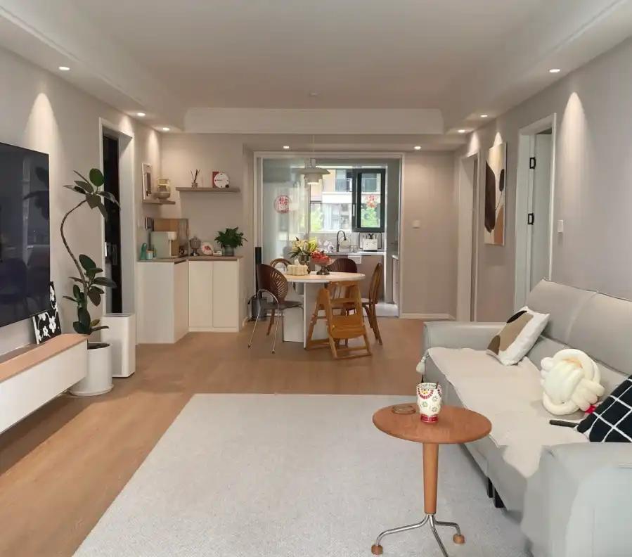 Mẹ Hà Nội chia sẻ: Sau 10 năm sống ở tầng 26, tôi chuyển xuống tầng 4 - nơi ai cũng né - và nhận ra sự khác biệt là rất lớn- Ảnh 4.