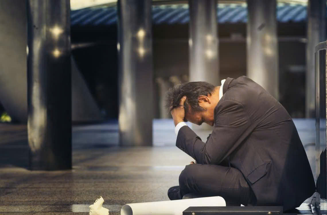 Những người trẻ nhà biệt thự, đi xe mui trần nhưng làm lễ tân khách sạn- Ảnh 4.