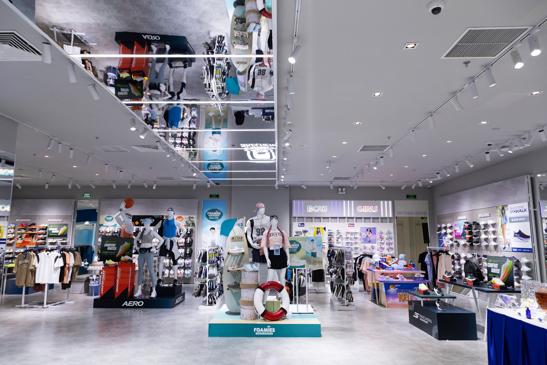 Diện mạo mới của Skechers khi "tái xuất" tại Crescent Mall: Câu chuyện giữ nhiệt cho phong cách athleisure tại Việt Nam- Ảnh 1.