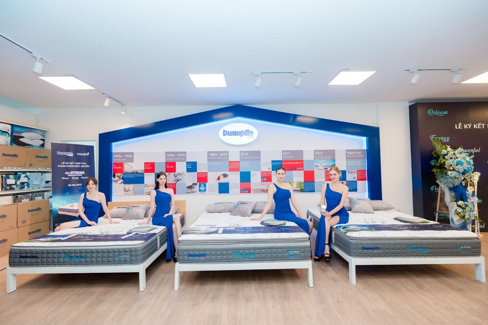 Dunlopillo & Vua Nệm hợp tác phân phối độc quyền bộ sưu tập de.STRESS - Ảnh 1. Dunlopillo & Vua Nệm hợp tác phân phối độc quyền bộ sưu tập de.STRESS - Ảnh 1.