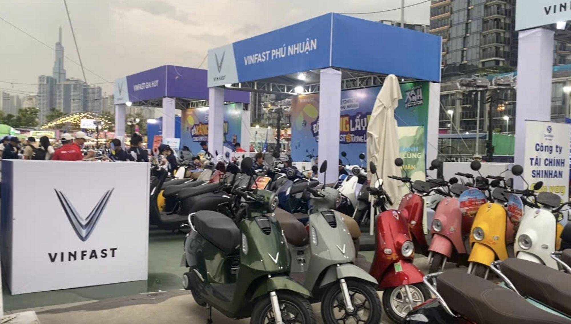 Doanh nghiệp hỗ trợ Người dân TP HCM chuyển đổi sang xe điện để bảo vệ môi trường - Ảnh 2.