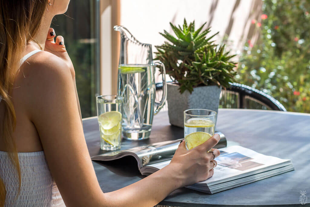 Tôi uống nước chanh mỗi ngày và đây là những gì xảy ra với cơ thể- Ảnh 1.