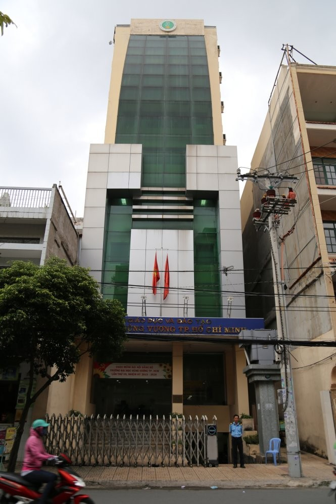 Trường đại học ‘lay lắt