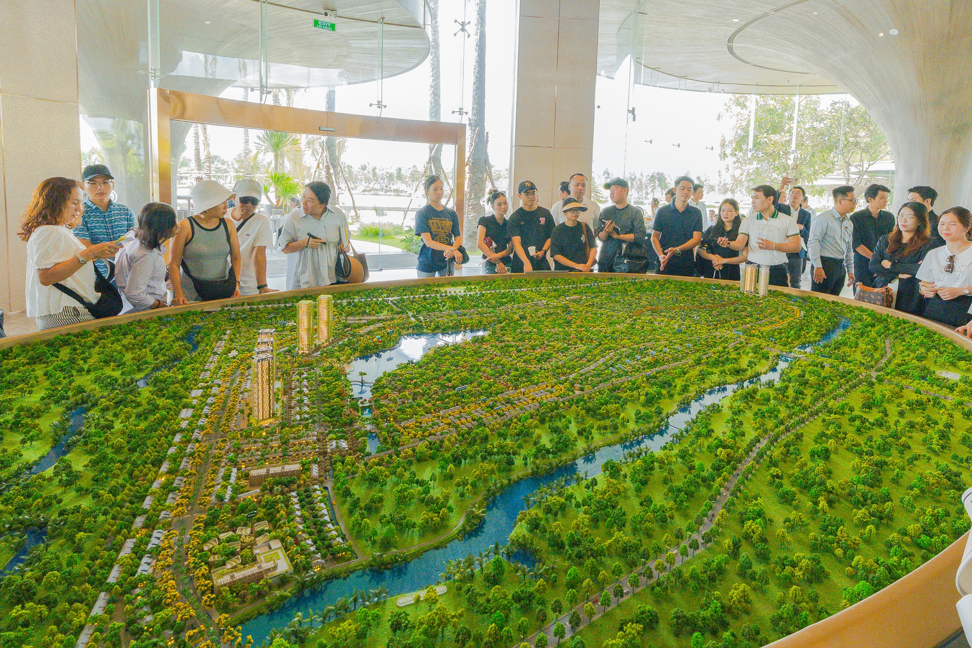 Toàn cảnh đoạn vành đai 3 qua Long An cũ: Đường đang trải nhựa, sắp thông xe...loạt dự án xung quanh cháy hàng, tăng giá- Ảnh 13. Toàn cảnh đoạn vành đai 3 qua Long An cũ: Đường đang trải nhựa, sắp thông xe...loạt dự án xung quanh cháy hàng, tăng giá- Ảnh 13.